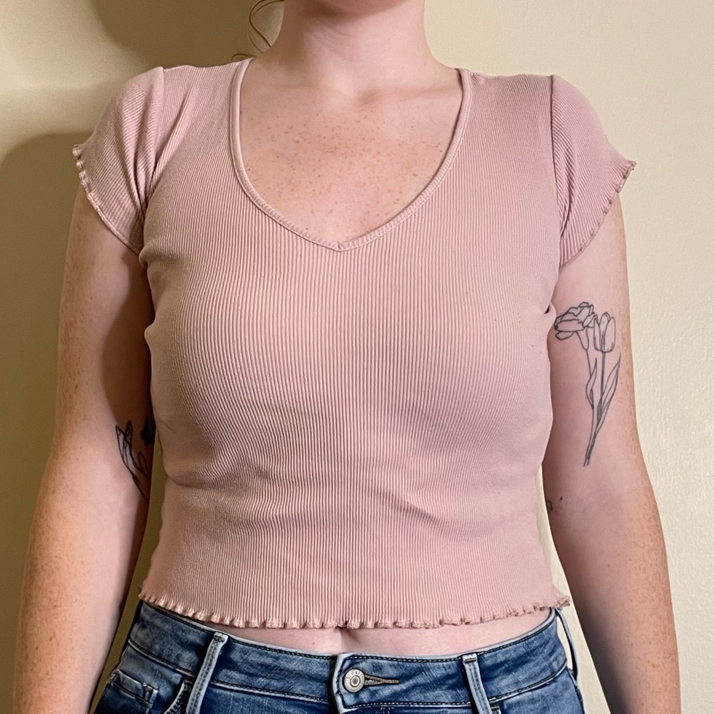 Light pink ruffled/cropped Forever 21 t-shirt
